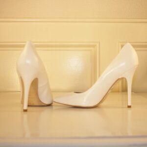 Beautiful Ivory Topshop 4 Inch Heel size 39